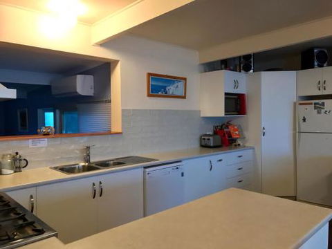 The Beach Shack - Your Accommodation 1