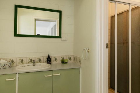 Anchor Wheel Motel - Your Accommodation 2