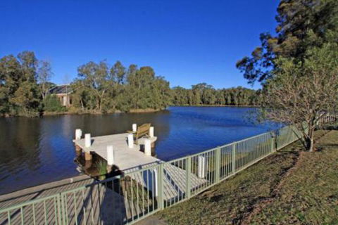 Relax & Enjoy The River - Your Accommodation 0