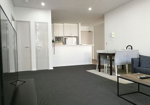 Stylish Waterfront Apt In Rhodes - Your Accommodation 3