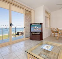 2 Bedroom Apartment Little Hut Unit 3 20 Kurrawa Close - Your Accommodation