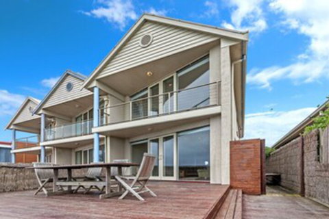 RUBYS BEACHFRONT - Your Accommodation 0