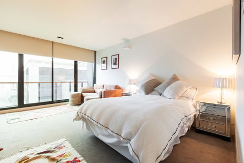 CELESTE, 1BDR East Melbourne Apartment - Your Accommodation 1