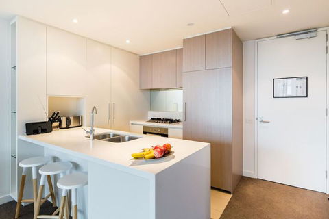 MILA, 1BDR Cremorne Apartment - Your Accommodation 2