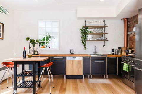 VERA, 1BDR South Melbourne Apartment - Your Accommodation 6