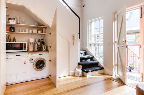 VERA, 1BDR South Melbourne Apartment - Your Accommodation 1