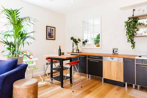 VERA, 1BDR South Melbourne Apartment - Your Accommodation 5