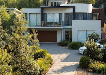 The White House Merimbula - Your Accommodation 3
