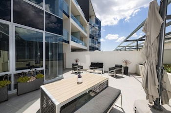 Accommodate Canberra - Lakefront - Your Accommodation 6