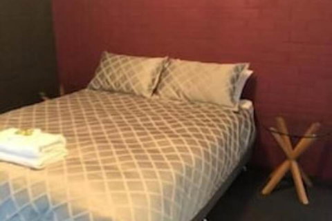 Bull 'n' Bush Hotel Motel - Your Accommodation 7