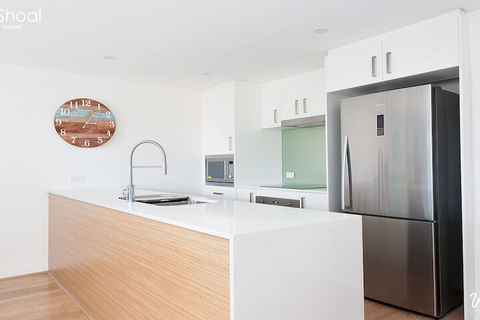 The Shoal Apartments, Unit 202/4-8  Bullecourt Street - Your Accommodation 2