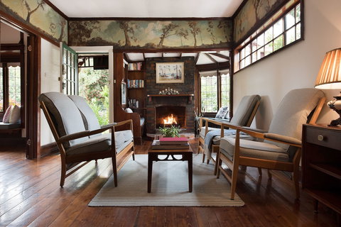 Zelman Cottage - Your Accommodation 1