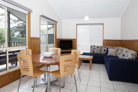Holiday Haven Swan Lake - Your Accommodation 2