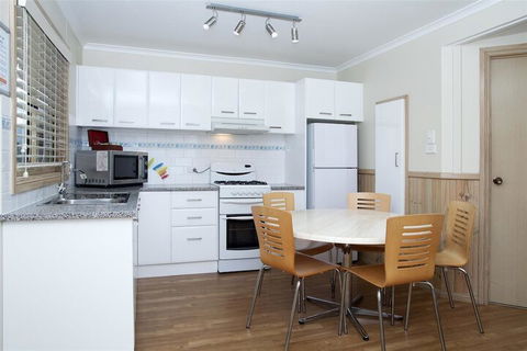 Holiday Haven Swan Lake - Your Accommodation 7