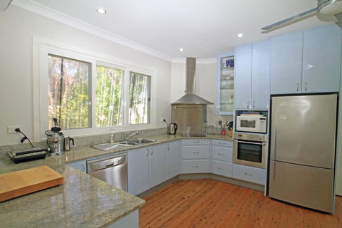 Popes Beach House Getaway - Your Accommodation 6