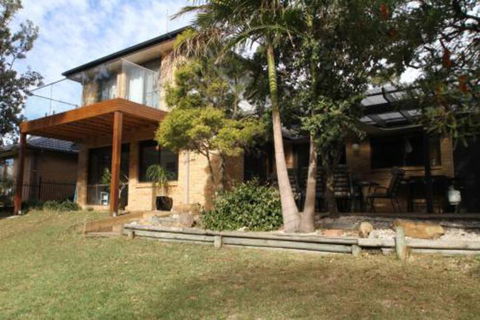Thora Street Waterfront - Your Accommodation 6