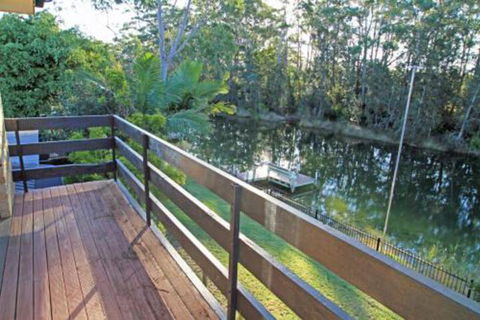 Thora Street Waterfront - Your Accommodation 2