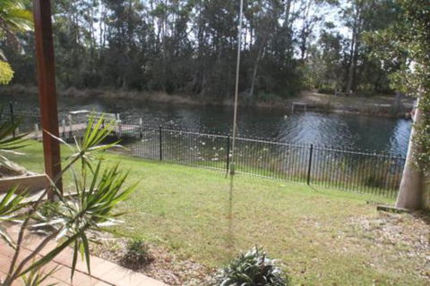 Thora Street Waterfront - Your Accommodation 5