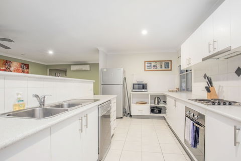 Anaheim Park Oasis - Your Accommodation 5