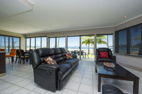 Magnetic Docks Townhouse 1 - Your Accommodation 2