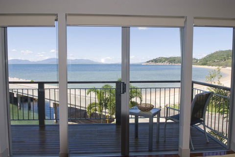 Magnetic Docks Townhouse 1 - Your Accommodation 3