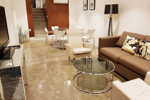 Darling Harbour Modern 2 Bedroom Terrace - Your Accommodation 6