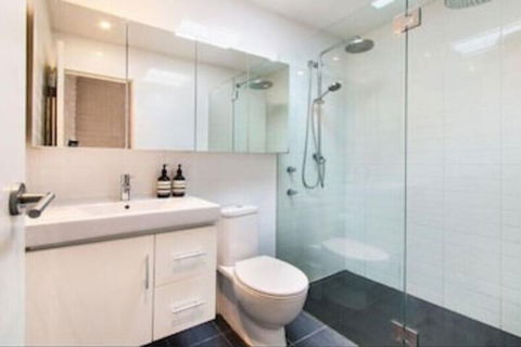 Darling Harbour Modern 2 Bedroom Terrace - Your Accommodation 2