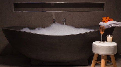 Ulverstone Waterfront Apartments - Your Accommodation 2