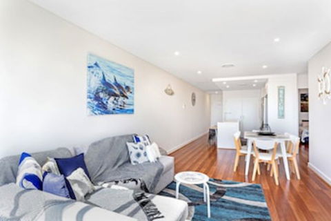 The Shoal Apartments Unit 504 / 4 8 Bullecourt Street - Your Accommodation 0