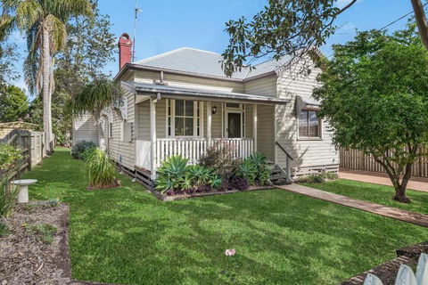 Ambiente Cottage Pet & Family Friendly - Your Accommodation 6