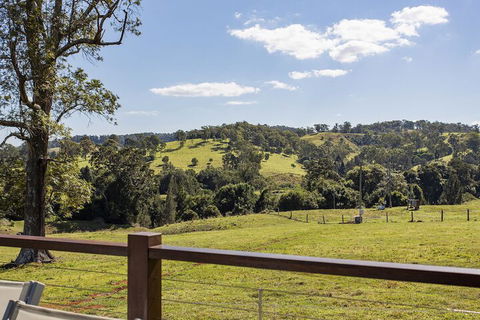 Valley Cabins By The Creek - Your Accommodation 7