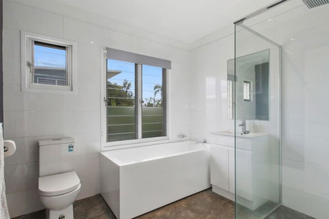 BEACH HOUSE On PEARL - Your Accommodation 7