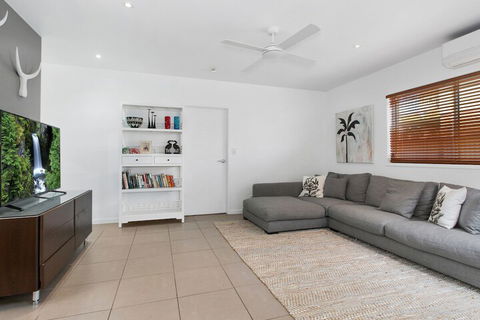 BEACH HOUSE On PEARL - Your Accommodation 2