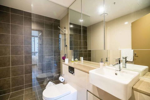Fabulous City 2 BDR Apt In New Building - Your Accommodation 4