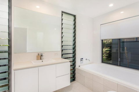 A SWEET ESCAPE Beachfront Tranquility - Your Accommodation 1