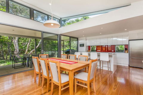 A SWEET ESCAPE Beachfront Tranquility - Your Accommodation 4