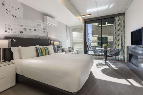 Oaks Melbourne On William Suites - Your Accommodation 5