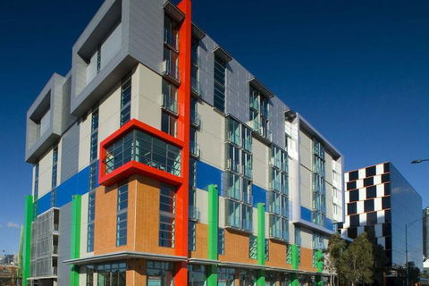 Docklands Private Collection Of Apartments - Digital Harbour - Your Accommodation 3