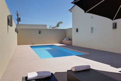 Arabella On West Apartments - Your Accommodation 0