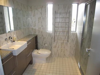 Wyndel Apartments - Harbour Watch - Your Accommodation 5