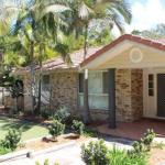 FRANGIPANI BEACH HOUSE PET FRIENDLY 22 Belbourie Cres Boomerang Beach - Your Accommodation 0