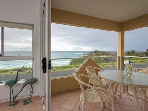 Avalon 1 Overlooking Beautiful Convent Beach - Your Accommodation 4