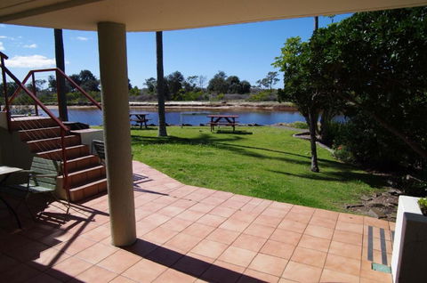 Beachfront 2 25 Willow Street - Your Accommodation 6