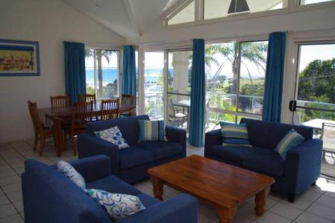 Breakers 2 13 East Street - Your Accommodation 5