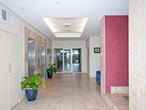 Messines Street Breakwater Apartment 104 - Your Accommodation 2