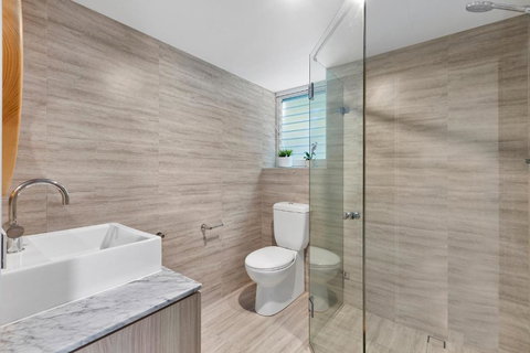 Architectural Masterpiece Sunshine Beach - Your Accommodation 6