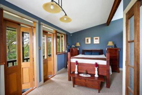 The Black Cockatoo Secret Garden Mountains Home - Your Accommodation 2