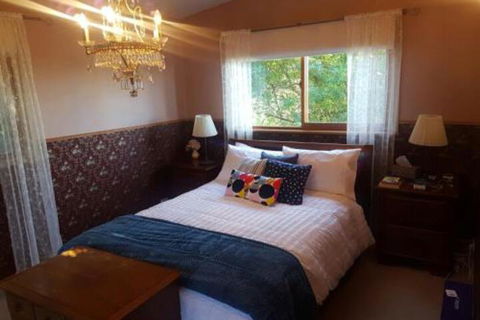 The Black Cockatoo Secret Garden Mountains Home - Your Accommodation 7