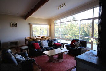 Fairways Close - Your Accommodation 6