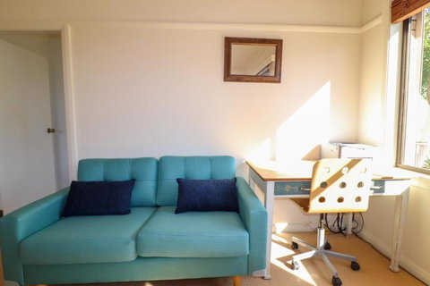 A Reflection On The Lake - Your Accommodation 5